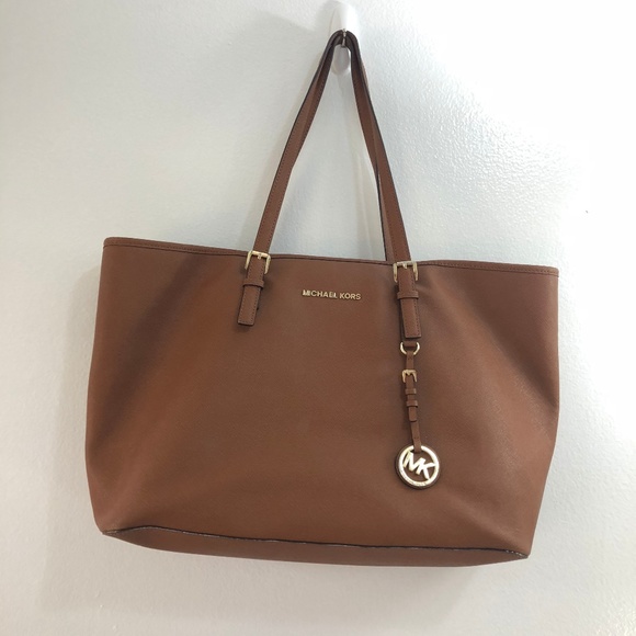 Michael Kors Handbags - USED Michael Kors 15"Jet Set Macbook Travel Tote